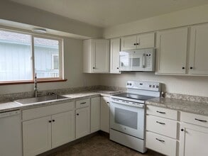 187 F St in Arcata, CA - Building Photo - Building Photo