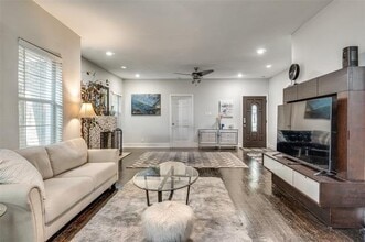 4307 Vandelia St in Dallas, TX - Building Photo - Building Photo