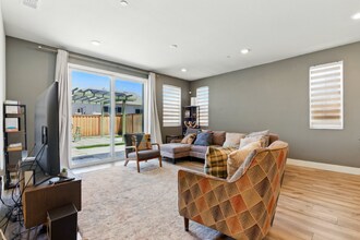 5758 Tournament Ct in Tracy, CA - Foto de edificio - Building Photo