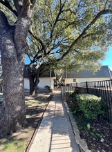 900 S Weatherred Dr in Richardson, TX - Building Photo - Building Photo