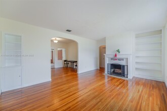 835 NE 115th St in Biscayne Park, FL - Building Photo - Building Photo