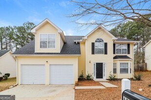 6573 Shaffers Way in Lithonia, GA - Building Photo