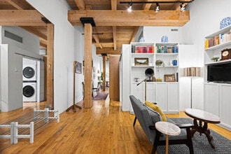 10303-10107 107 St NW in Edmonton, AB - Building Photo - Building Photo