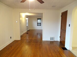 160 Mechanic St in Reinholds, PA - Foto de edificio - Building Photo