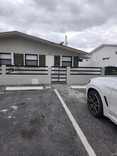 214 NW 57th St-Unit -214 in Oakland Park, FL - Building Photo - Building Photo