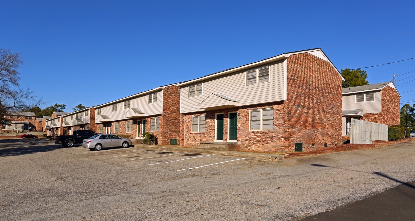 Woodbine Park Apartments in West Columbia, SC - Building Photo