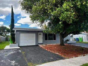9021 NW 24th Pl in Sunrise, FL - Building Photo - Building Photo