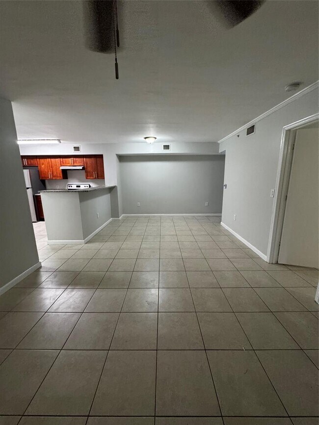 12106 St.Andrews Pl in Miramar, FL - Building Photo - Building Photo