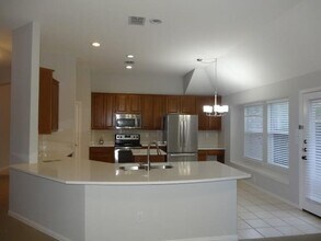618 Rivercove Dr in Garland, TX - Foto de edificio - Building Photo