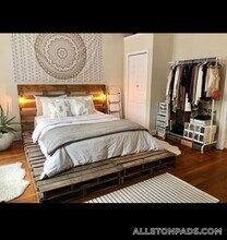 1197 Commonwealth Ave, Unit 2 in Boston, MA - Foto de edificio - Building Photo