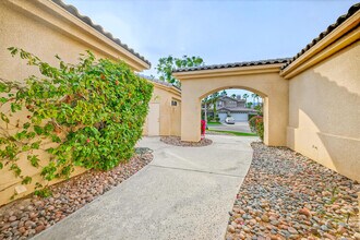 6 Queens Ct in Rancho Mirage, CA - Building Photo - Building Photo