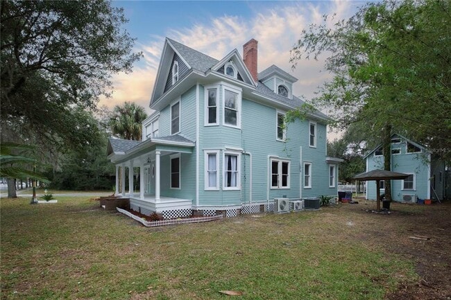 property at 735 E University Ave