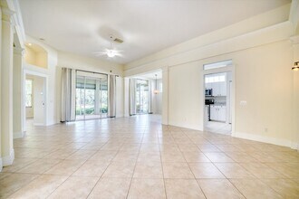 27 Arbor Oaks Dr in Sarasota, FL - Building Photo - Building Photo