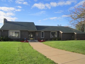 Candlewick Court in Owosso, MI - Building Photo - Building Photo