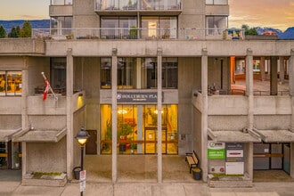 Hollyburn Plaza in West Vancouver, BC - Building Photo - Building Photo