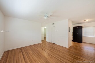7620 SW 55th Ave-Unit -A in Miami, FL - Foto de edificio - Building Photo