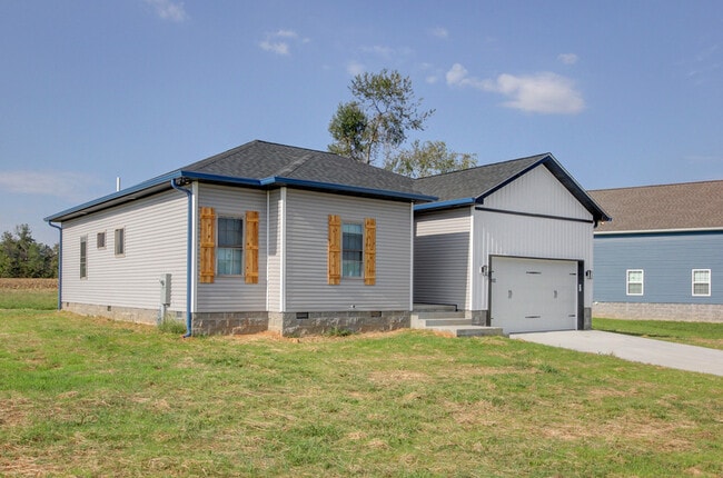 102 Riverbend Dr in Elkton, KY - Building Photo - Building Photo