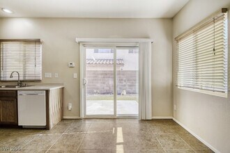 10230 Lupine Meadow Dr in Las Vegas, NV - Building Photo - Building Photo