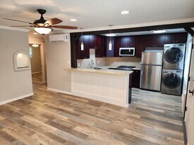 3778 Keating St Apartamentos