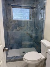 841 NW 39th St in Oakland Park, FL - Building Photo - Building Photo