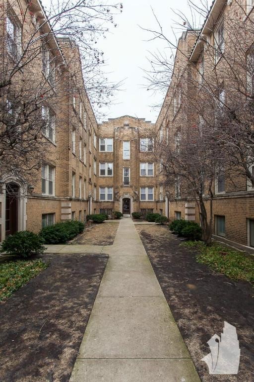 2100 W Ainslie St in Chicago, IL - Building Photo - Building Photo