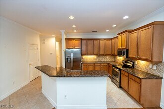 10094 Mimosa Silk Dr in Ft. Myers, FL - Building Photo - Building Photo