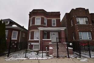5742 S Artesian Ave in Chicago, IL - Building Photo