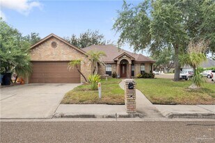 25 34th St in McAllen, TX - Building Photo