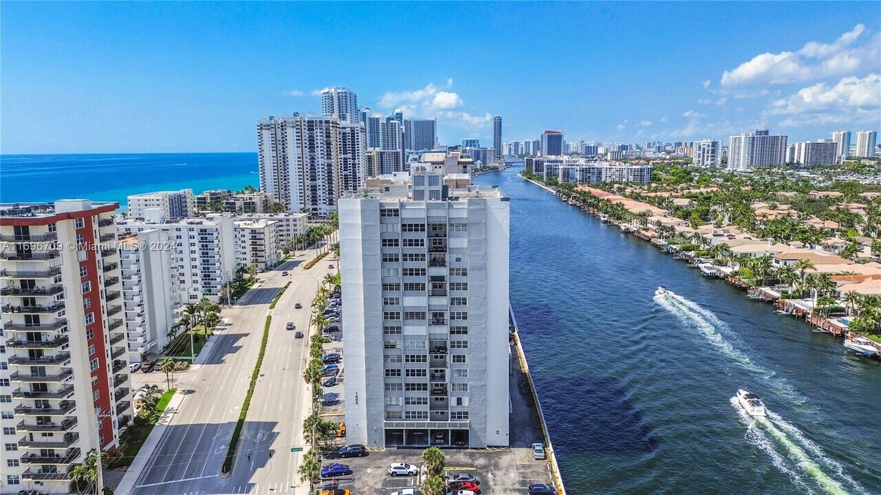 1400 S Ocean Dr, Unit #908 in Hollywood, FL - Foto de edificio