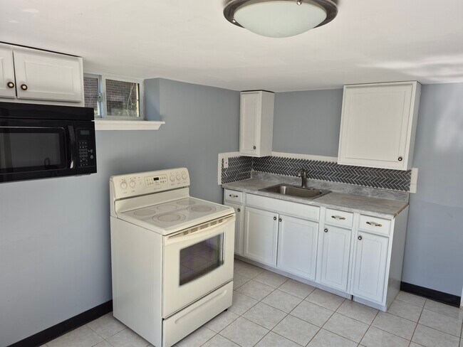 136 S 3rd St, Unit B