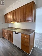 125 Innisfil St in Barrie, ON - Building Photo - Building Photo