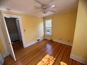 125 Essex Ln in Davenport, IA - Building Photo - Building Photo