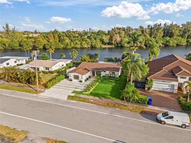 property at 209 N 31st Ave