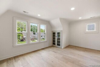 310 E Harry Ave in Hazel Park, MI - Building Photo - Building Photo