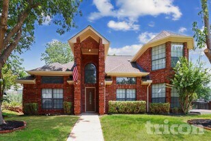 7761 Grassland Dr in Fort Worth, TX - Building Photo
