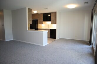 96 Marble Hill Ct, Unit C2 in Schaumburg, IL - Building Photo - Building Photo