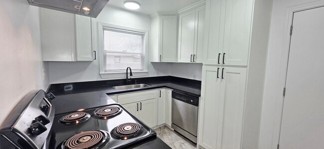 3701 Laguna Way in Sacramento, CA - Building Photo - Building Photo