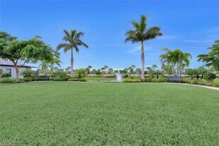 7253 Wilton Dr N in Naples, FL - Building Photo