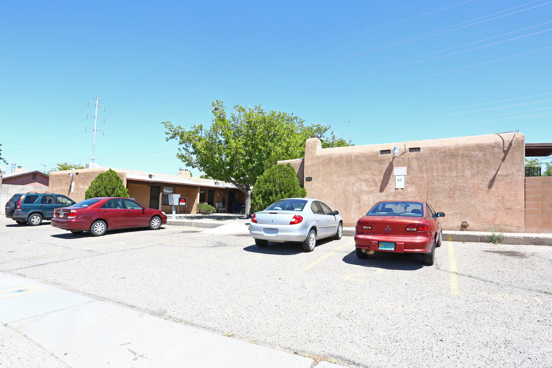 600 Arno St NE in Albuquerque, NM - Building Photo