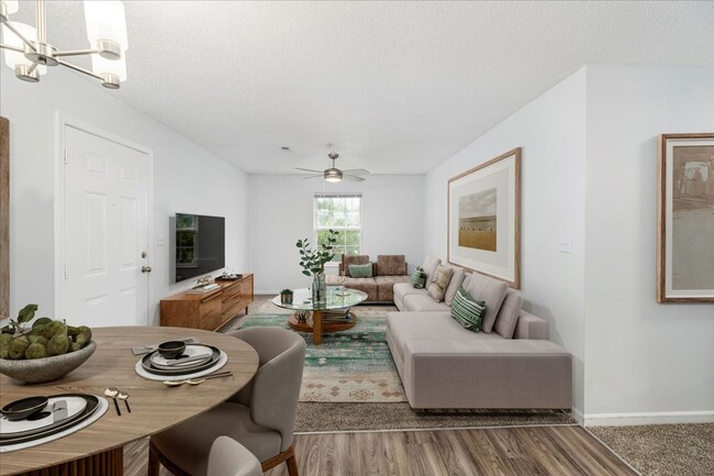 Stoney Ridge Luxury Apartments in Fayetteville, NC - Foto de edificio - Building Photo