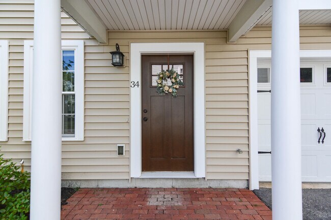 34 Acadia Ln in Exeter, NH - Building Photo - Building Photo