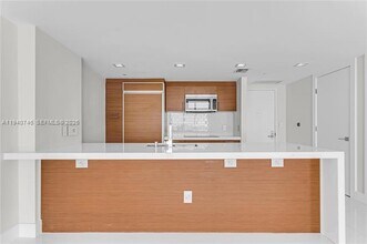 50 Biscayne Blvd in Miami, FL - Building Photo - Building Photo