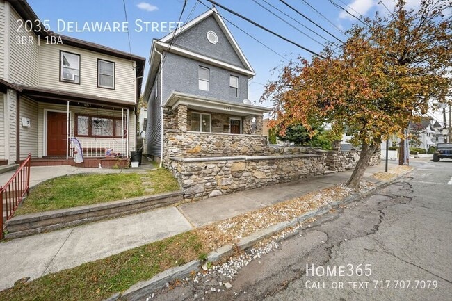 property at 2035 Delaware St