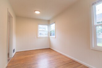 5412-5420-5420 NE 9th Ave in Portland, OR - Building Photo - Building Photo