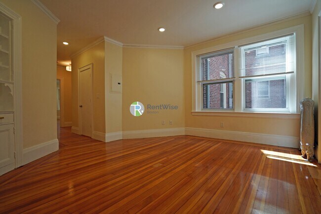 10 Beals St in Brookline, MA - Building Photo - Building Photo