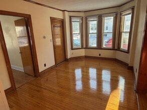 23 Ashland St, Unit 1 in Malden, MA - Building Photo - Building Photo