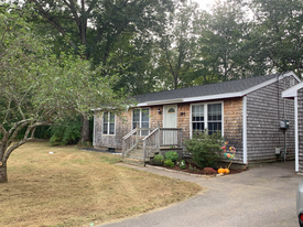 194 Westview Dr, Unit B in Sanford, ME - Building Photo