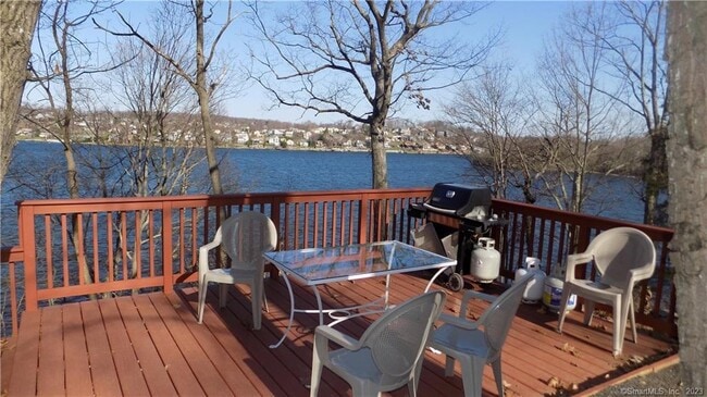 property at 3 Partridge Ln