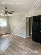 3214 Greenfield Rd in Royal Oak, MI - Building Photo - Building Photo