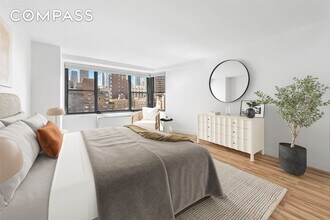 35 E 38th St in New York, NY - Building Photo - Building Photo